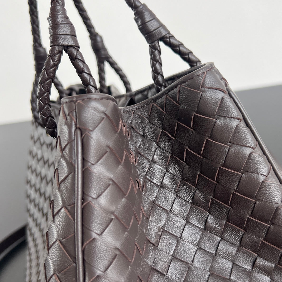 BV Basket 31cm Bag Chocolate Napa lambskin 563688