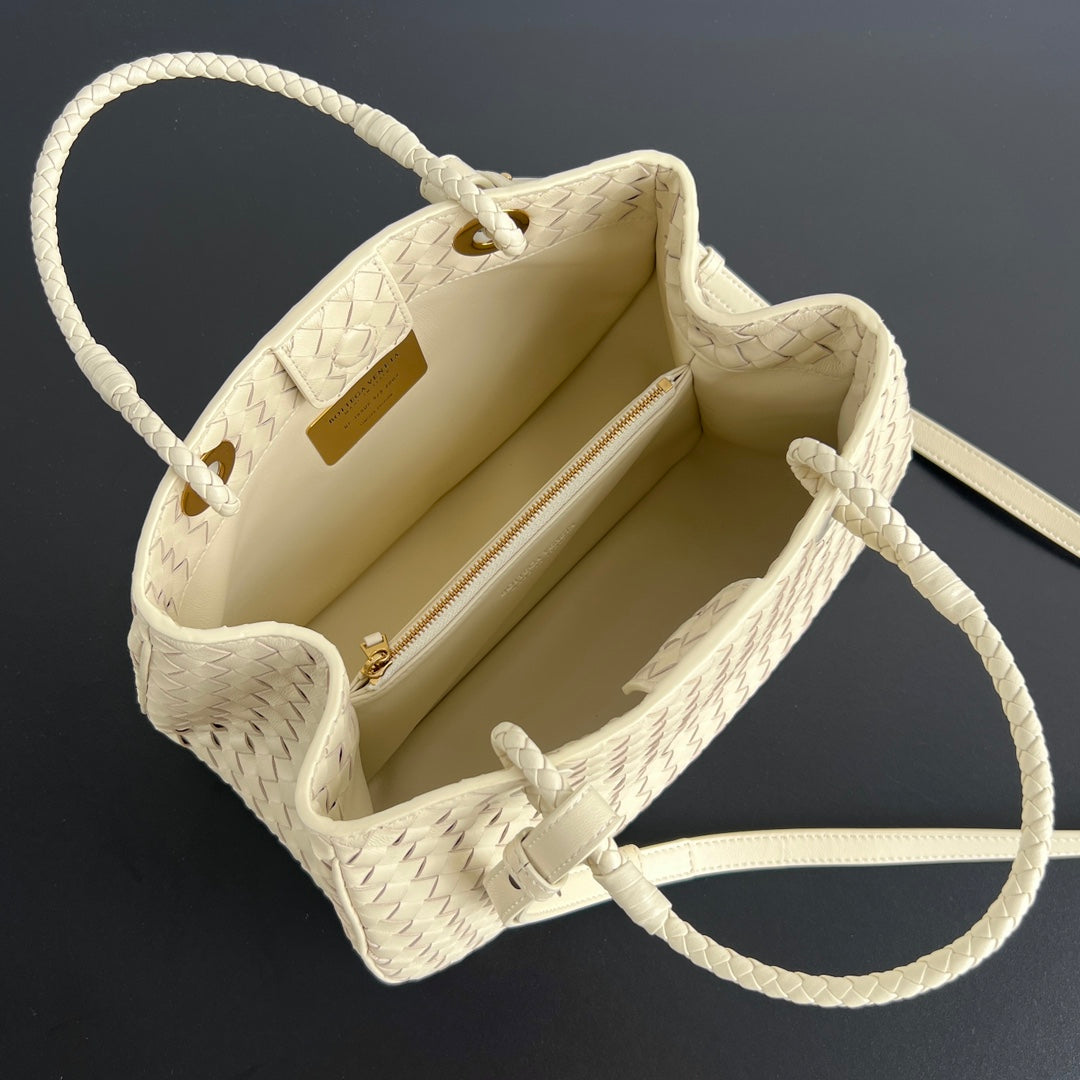 BV Basket 31cm Bag White Napa lambskin 563689