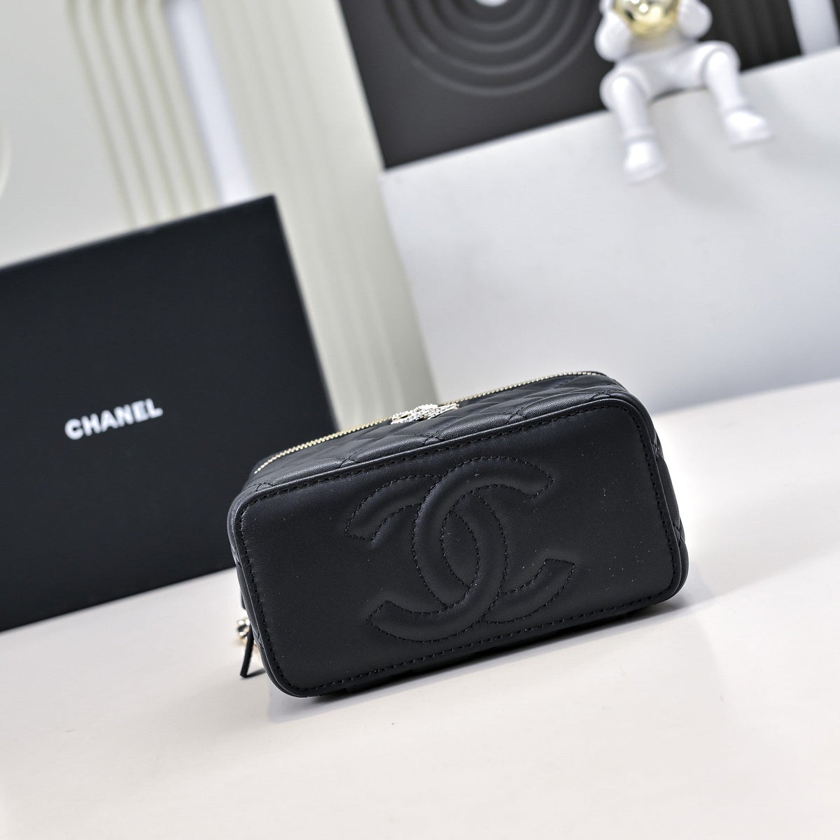CC 24K Vanity Top Handle 17cm Black Lambskin Silver Hardware