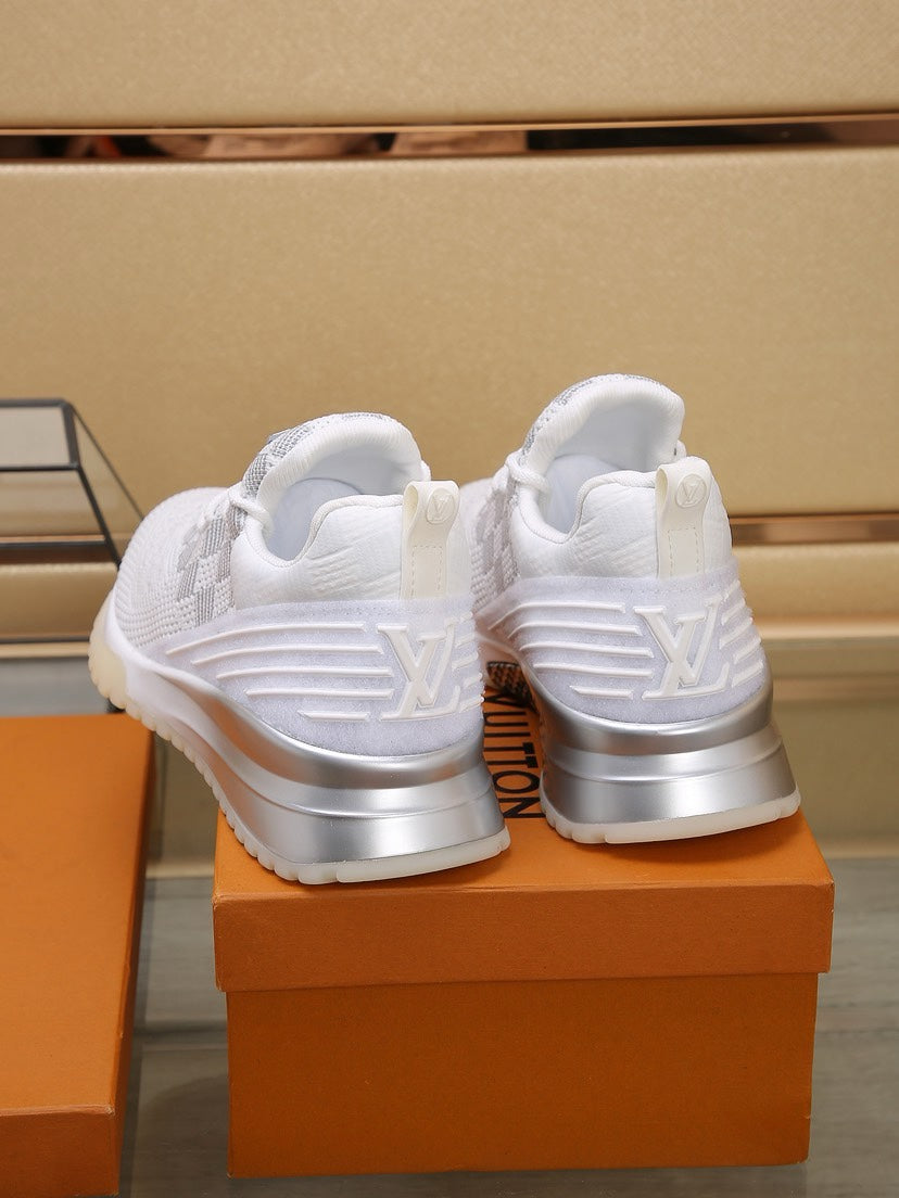 SNEAKERS IN WHITE MESH BREATHABLE AND RUBBER