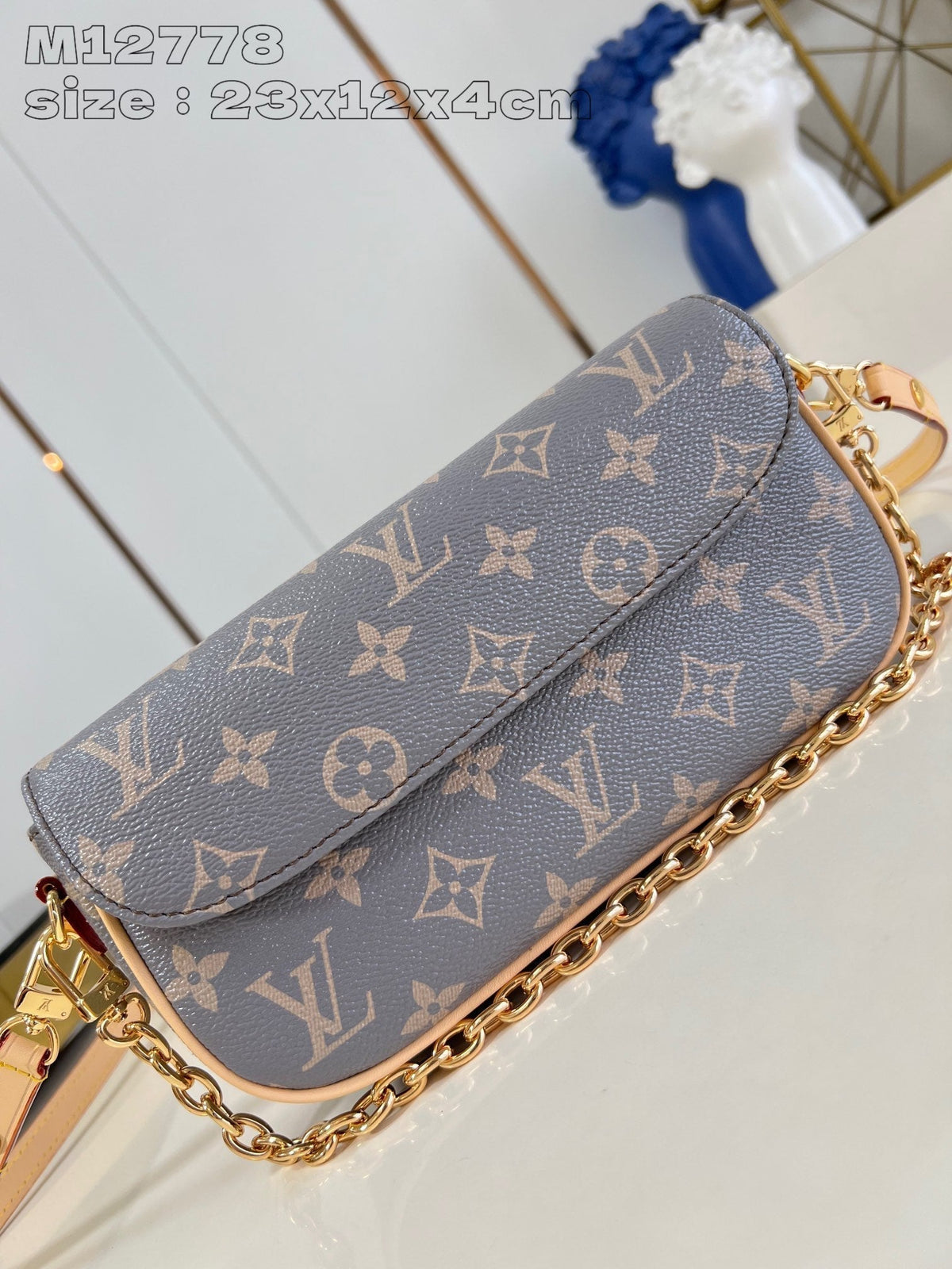 LV Woc Ivy 23.5 Gray Monogram Coasted Canvas