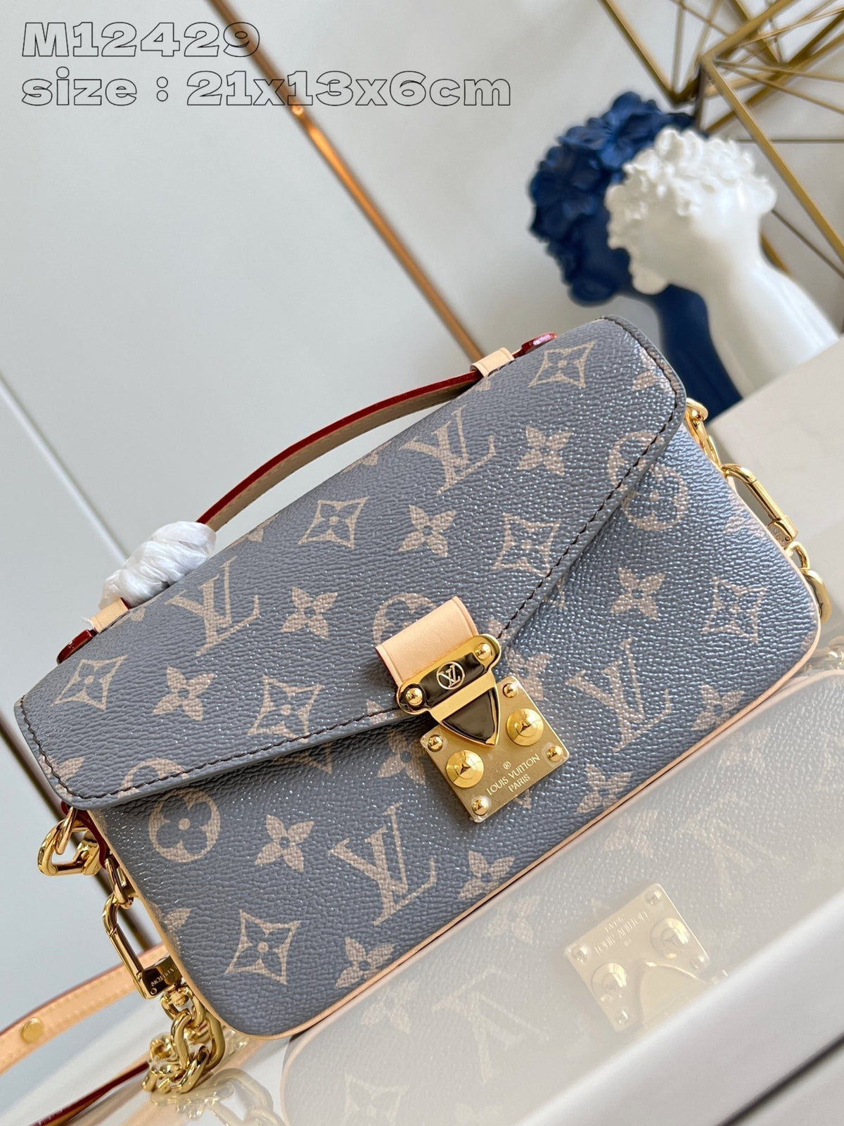 Pochette Metis East West 21.5 Gray Monogram Canvas