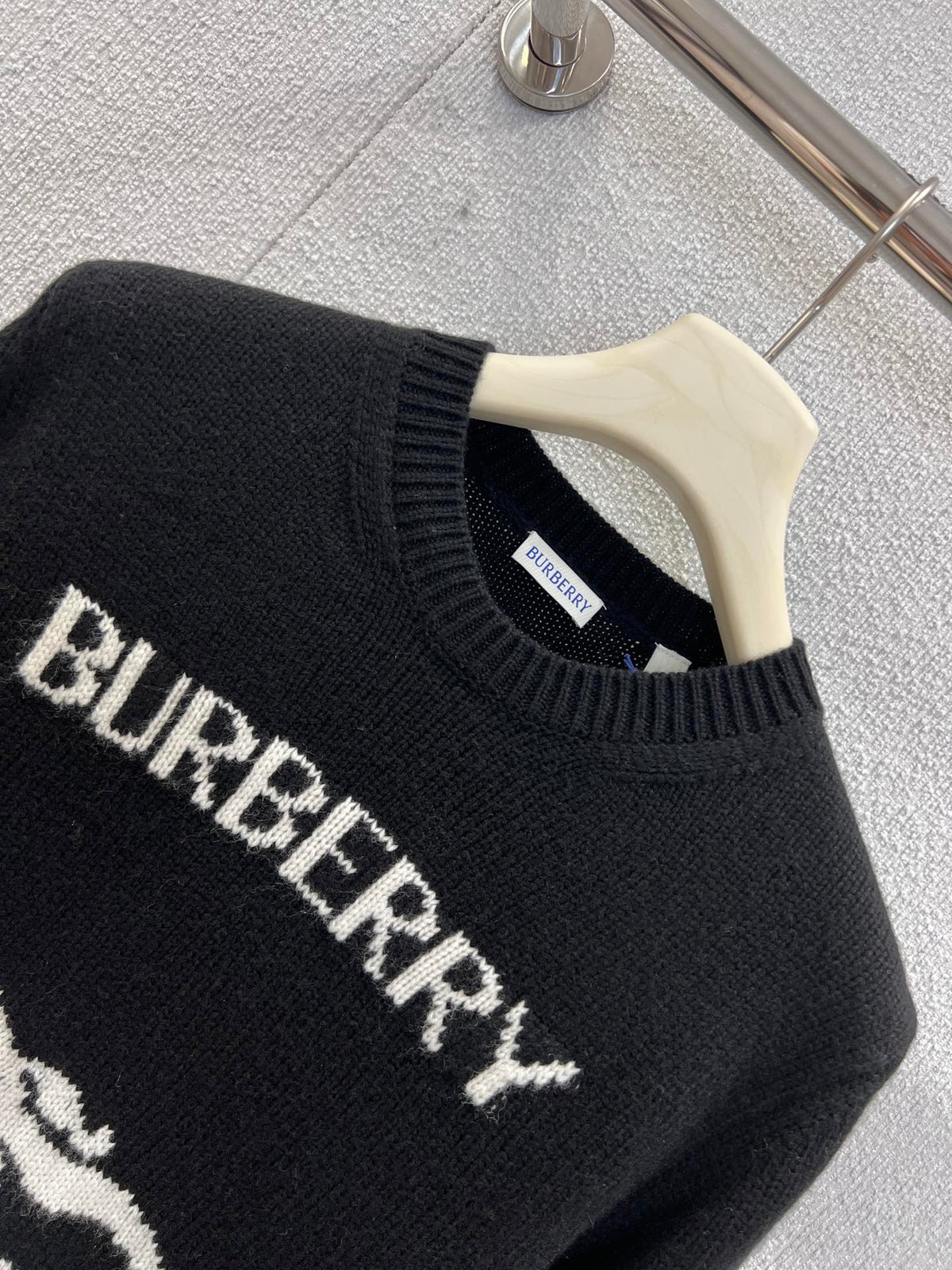Burberry 25 Sweater Black White Wool Cashmere