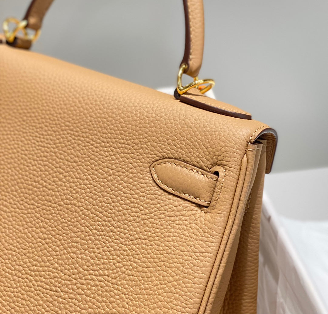 HM KELLY 28CM BEIGE TOGO GOLD HARDWARE