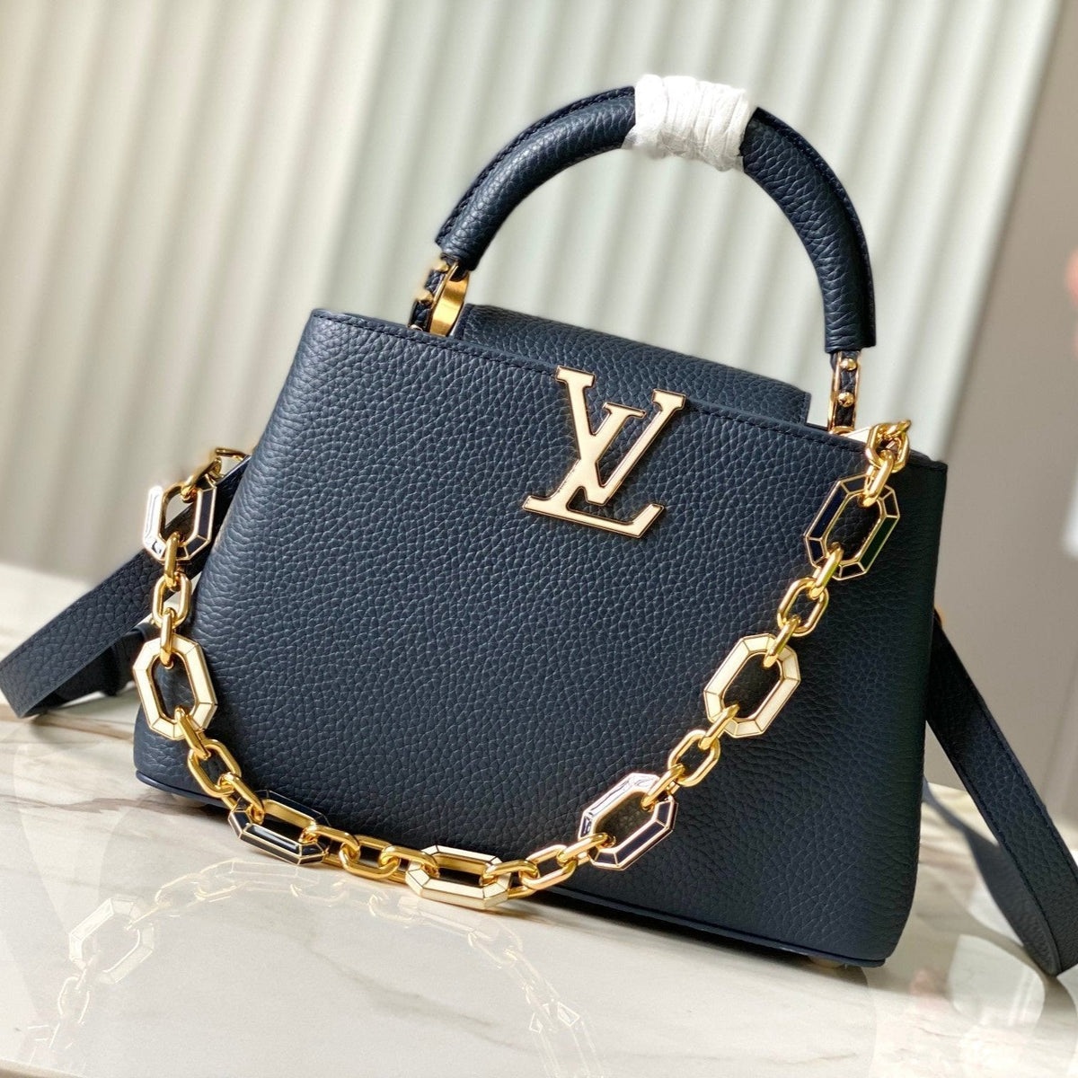 CAPUCINES BB 27CM DARK BLUE TAURILLON LEATHER