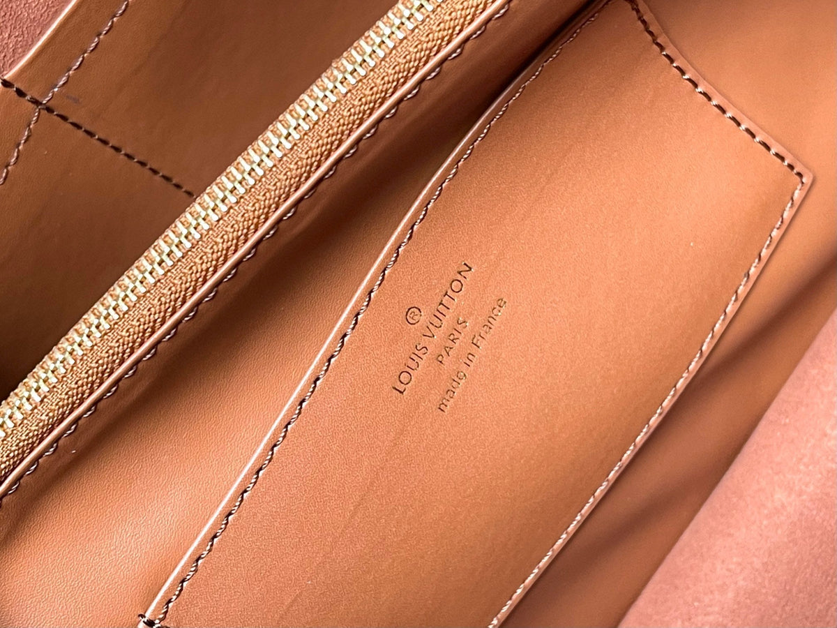 CAPUCINES GM 38CM BROWN ORANGE TAURILLON LEATHER