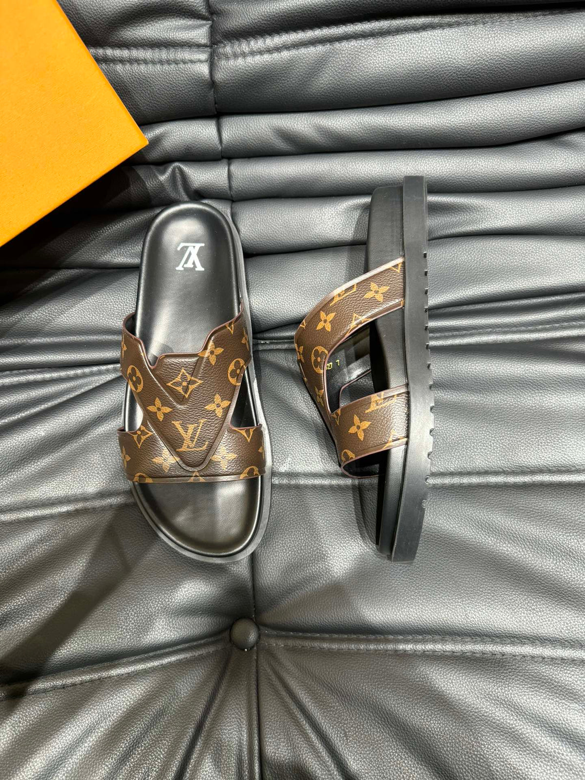 LV OASIS MULE IN CHOCOLATE BROWN MONOGRAM CALFSKIN