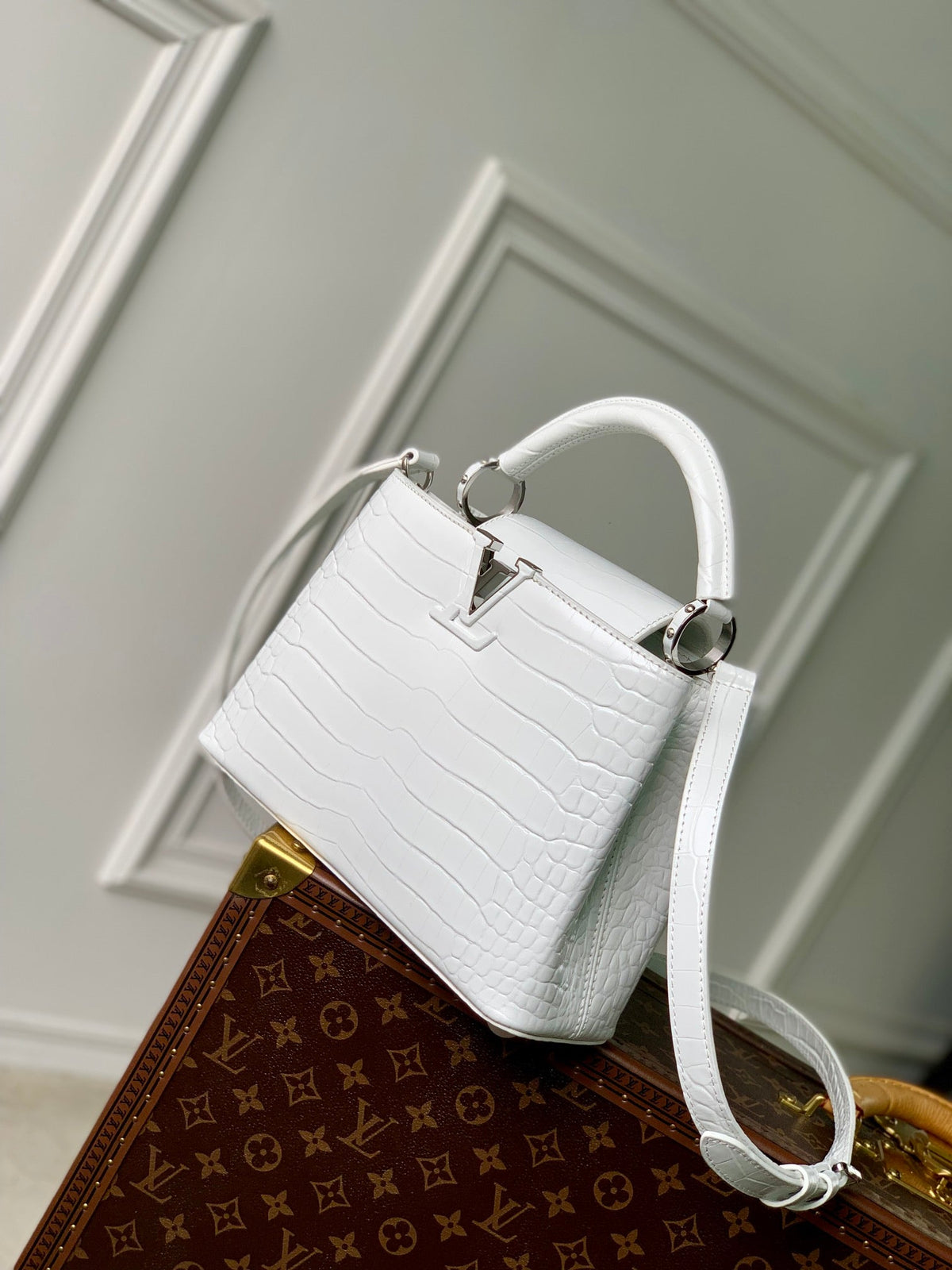 CAPUCINES BB 27 WHITE TAURILLON SILVER HARDWARE