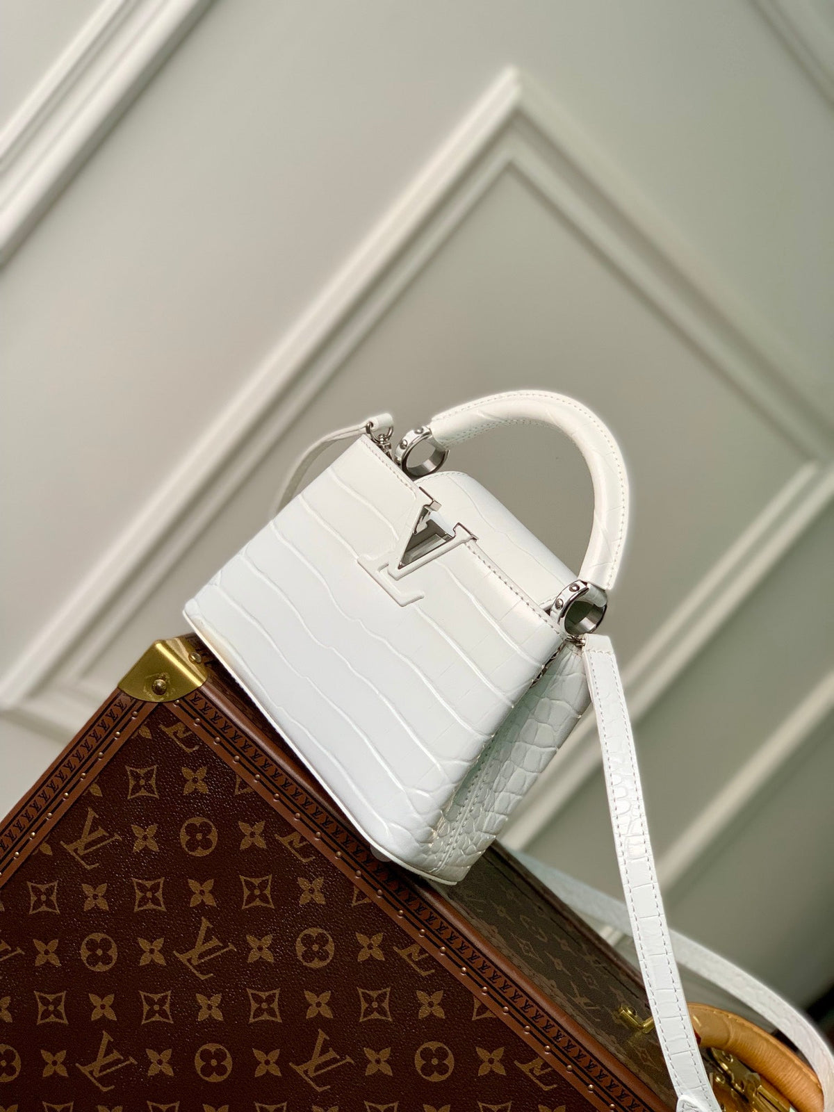 CAPUCINES MINI 21 WHITE CROCODILE EMBOSSED CALFSKIN SILVER HARDWARE