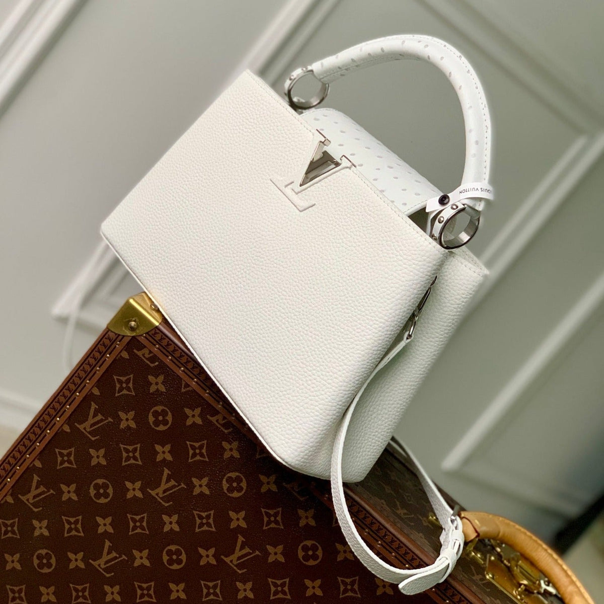 capucines mm 31.5 white taurillon leather silver hardware