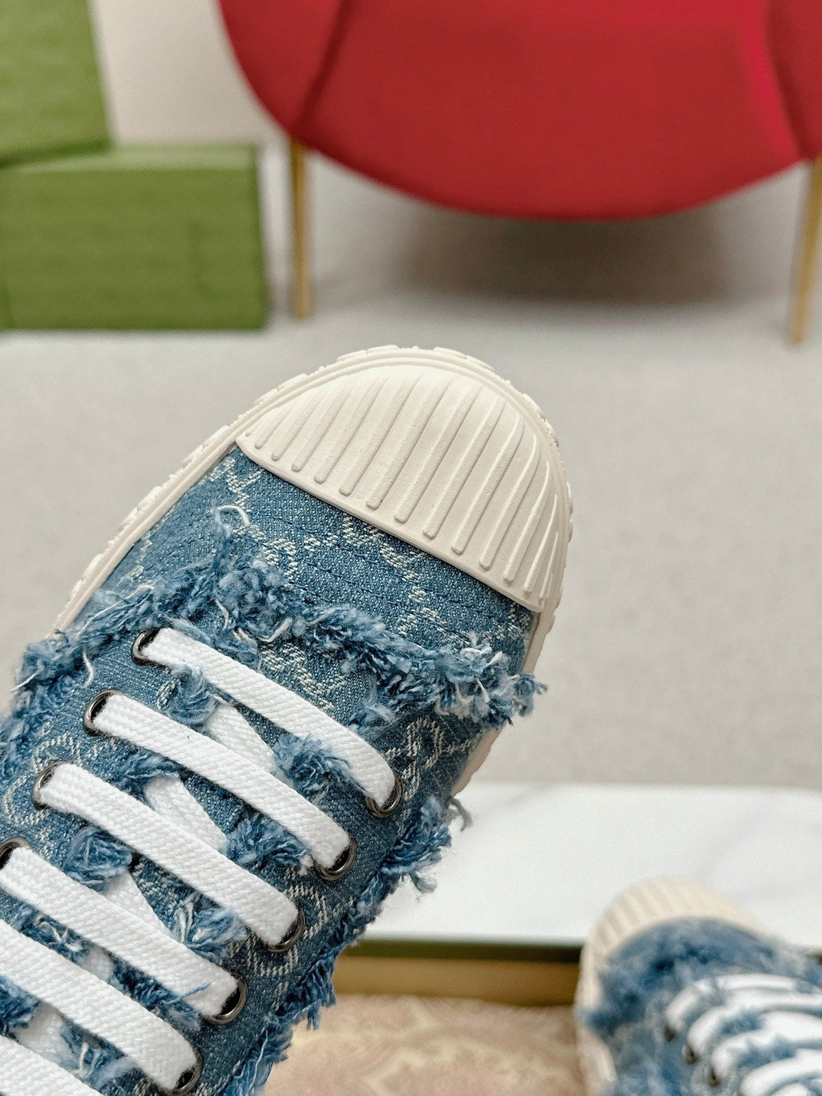 GG TRAINER SCALLOPED TOE BLUE DENIM