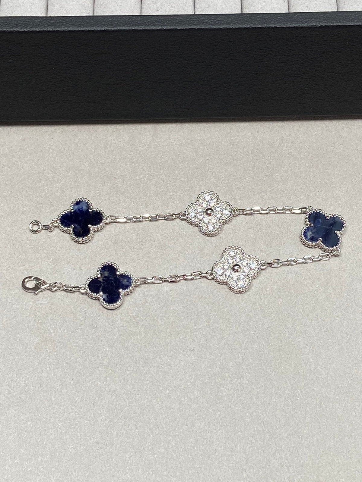 VCA Clover Blue 5 Motifs Sliver Bracelet