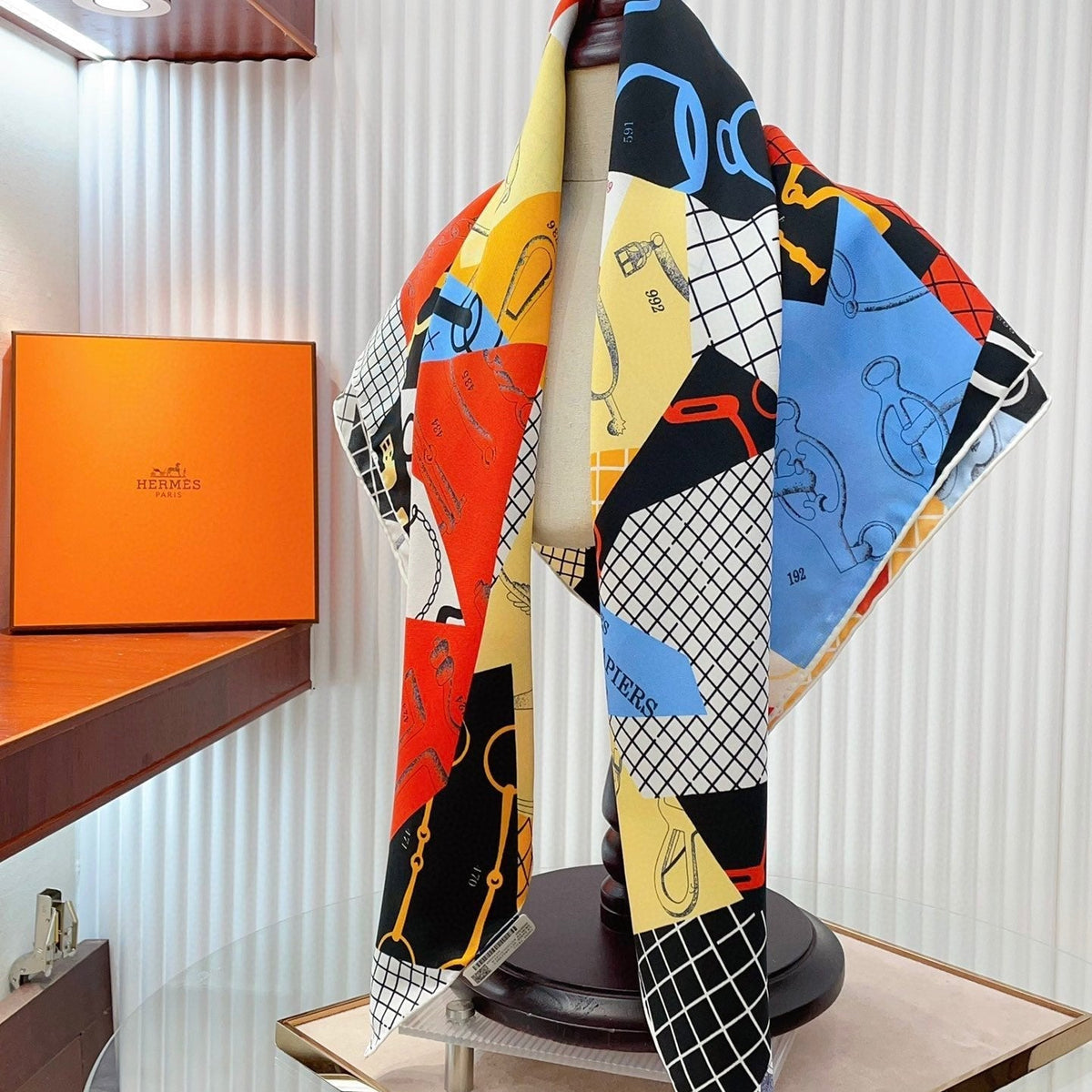Les Petits Papiers d'Hermès Scarf 90 CM IN Colorful Silk Twill 296706