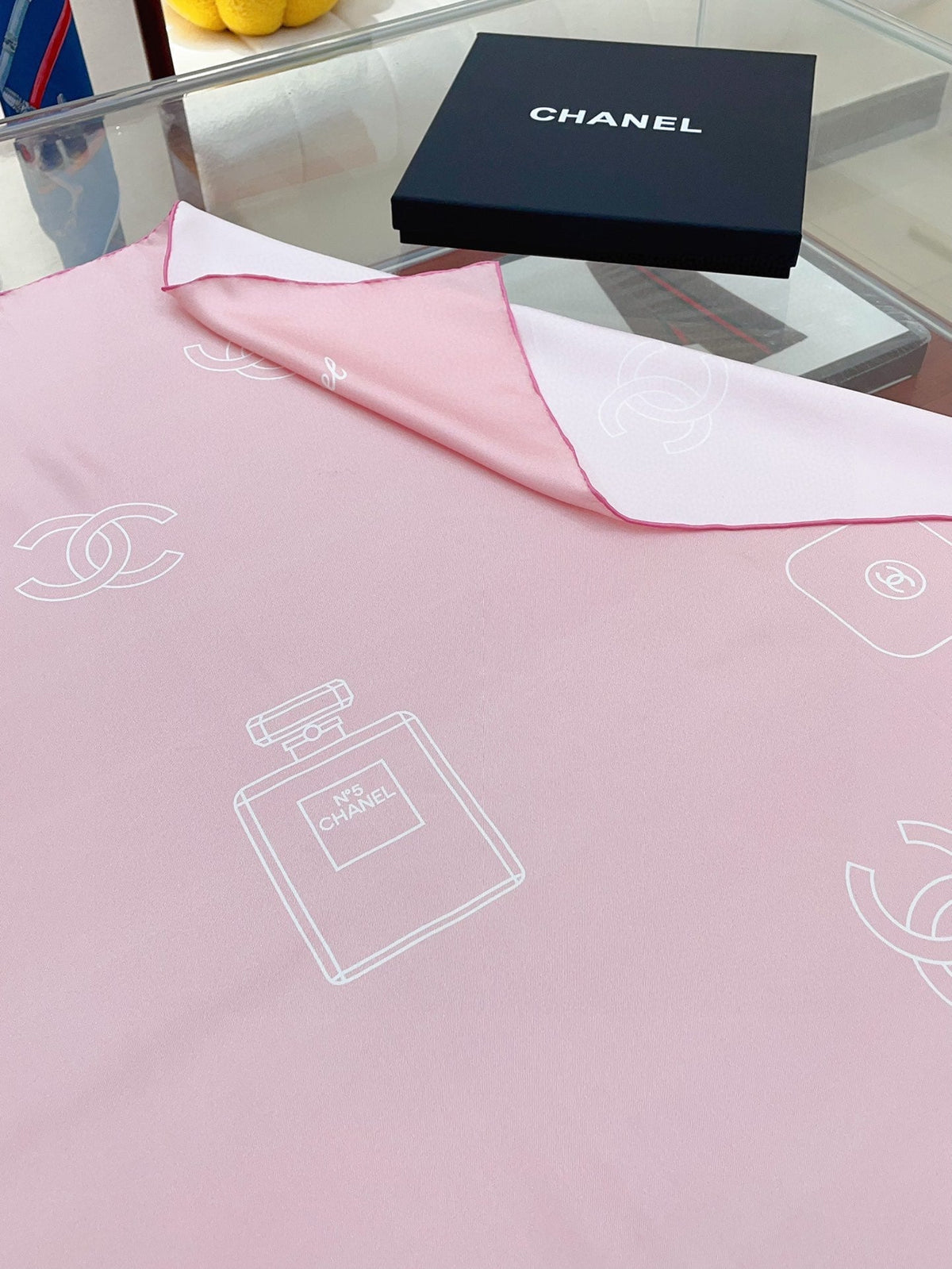 CC Square Scarf 90 CM In Pink Silk Twill 335844