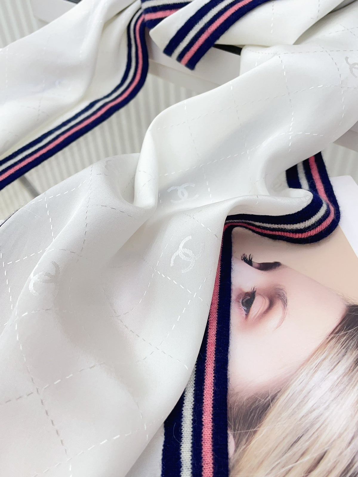 CC Scarf 200 CM In White Mix Darl Blue Silk 357900
