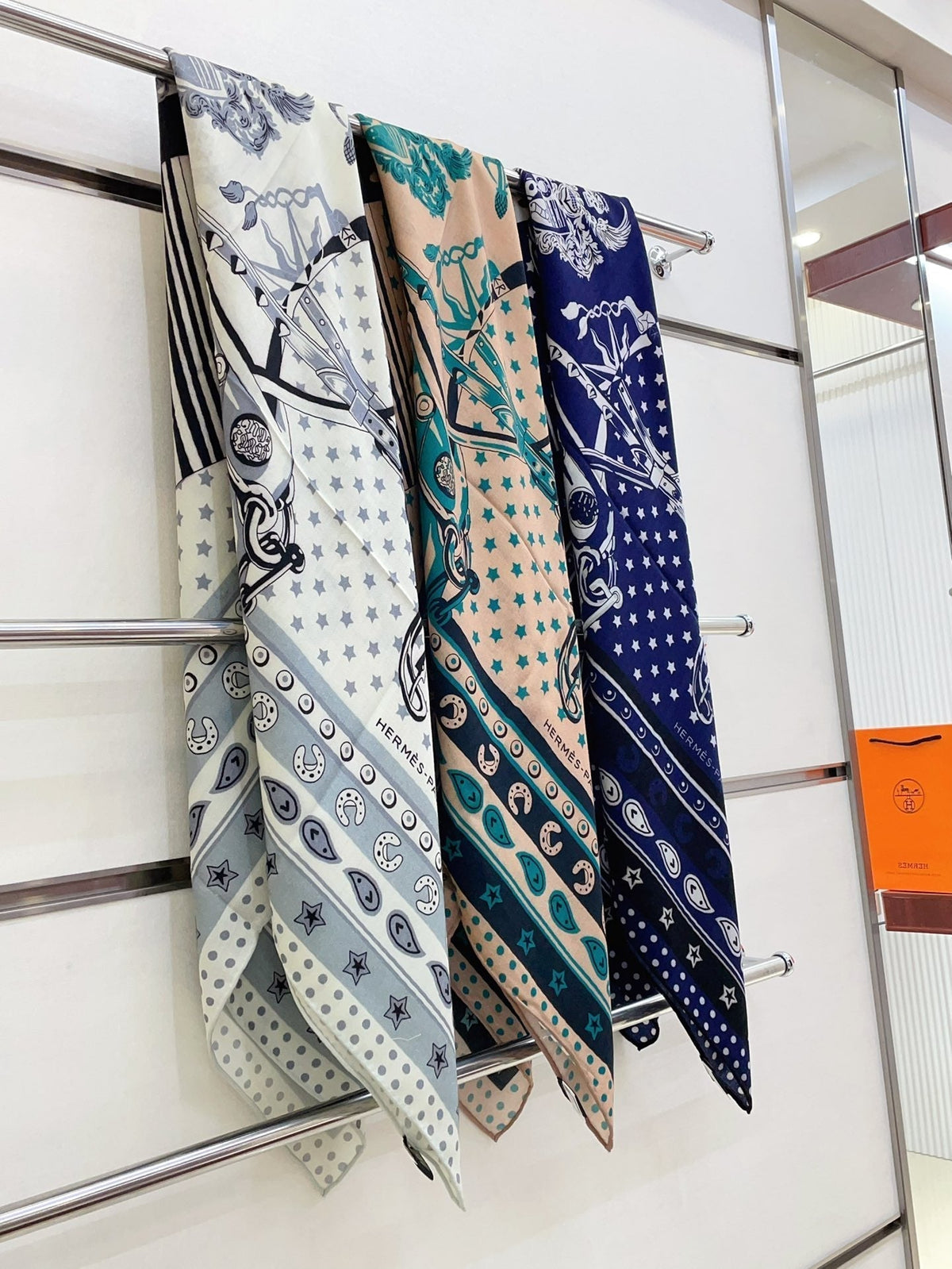 SCARF 135 CM COLORFUL 388154