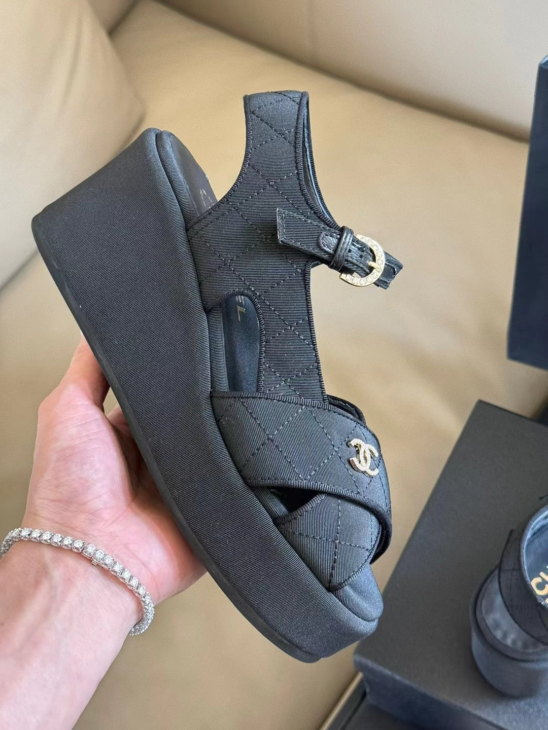 CC CLASSIC WEDGE SANDALS IN BLACK FABRIC