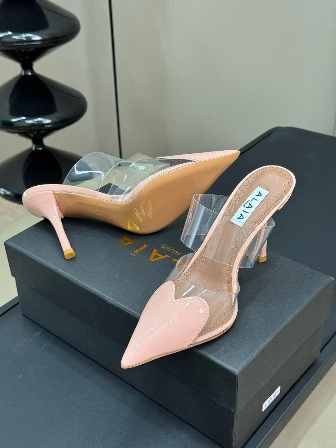 alaia mule 90 optic pink heart lambskin