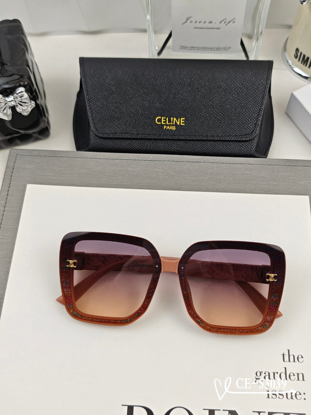 TRIOMPHE SQUARE SUNGLASSES 53039 IN ACETATE