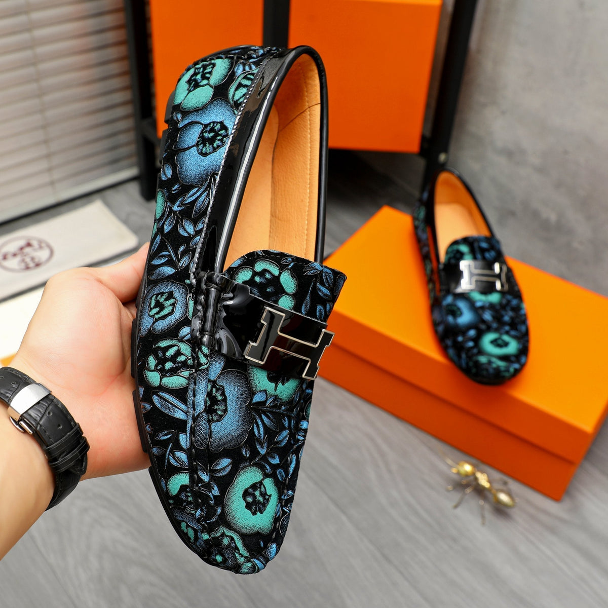 HM FLOWERS MOTIF LOAFER BLACK CALFSKIN