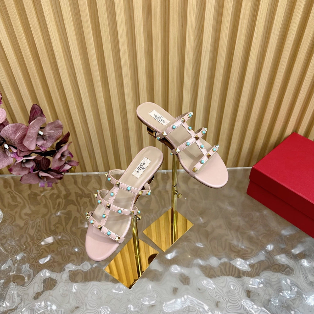 VT 25 Rockstud leather slides Pink Sheepskin 286630