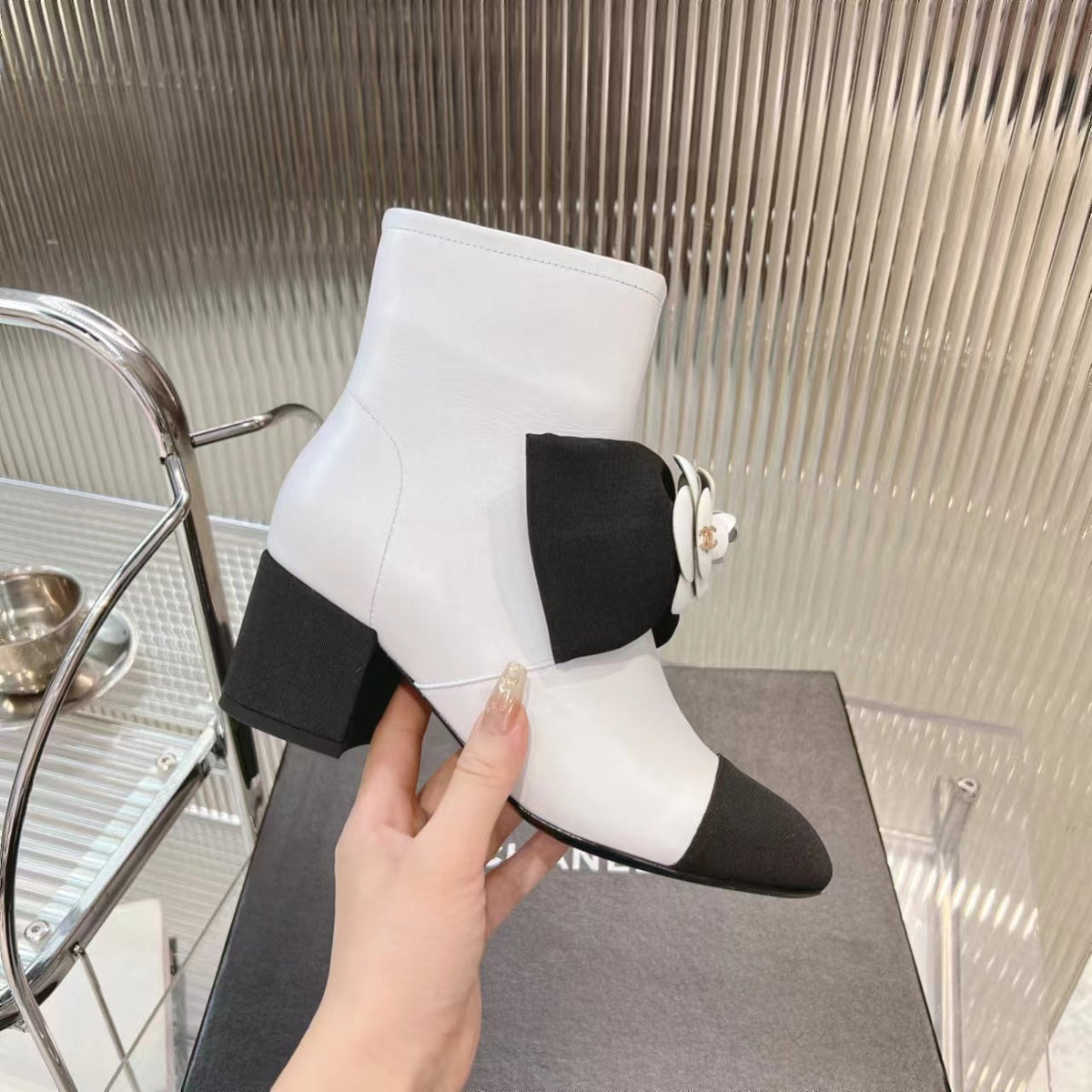CC Short Boots 60mm White Camellia Cowhide