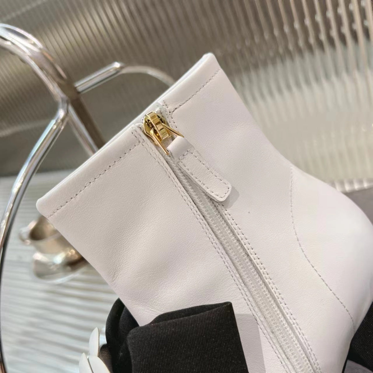 CC Short Boots 60mm White Camellia Cowhide