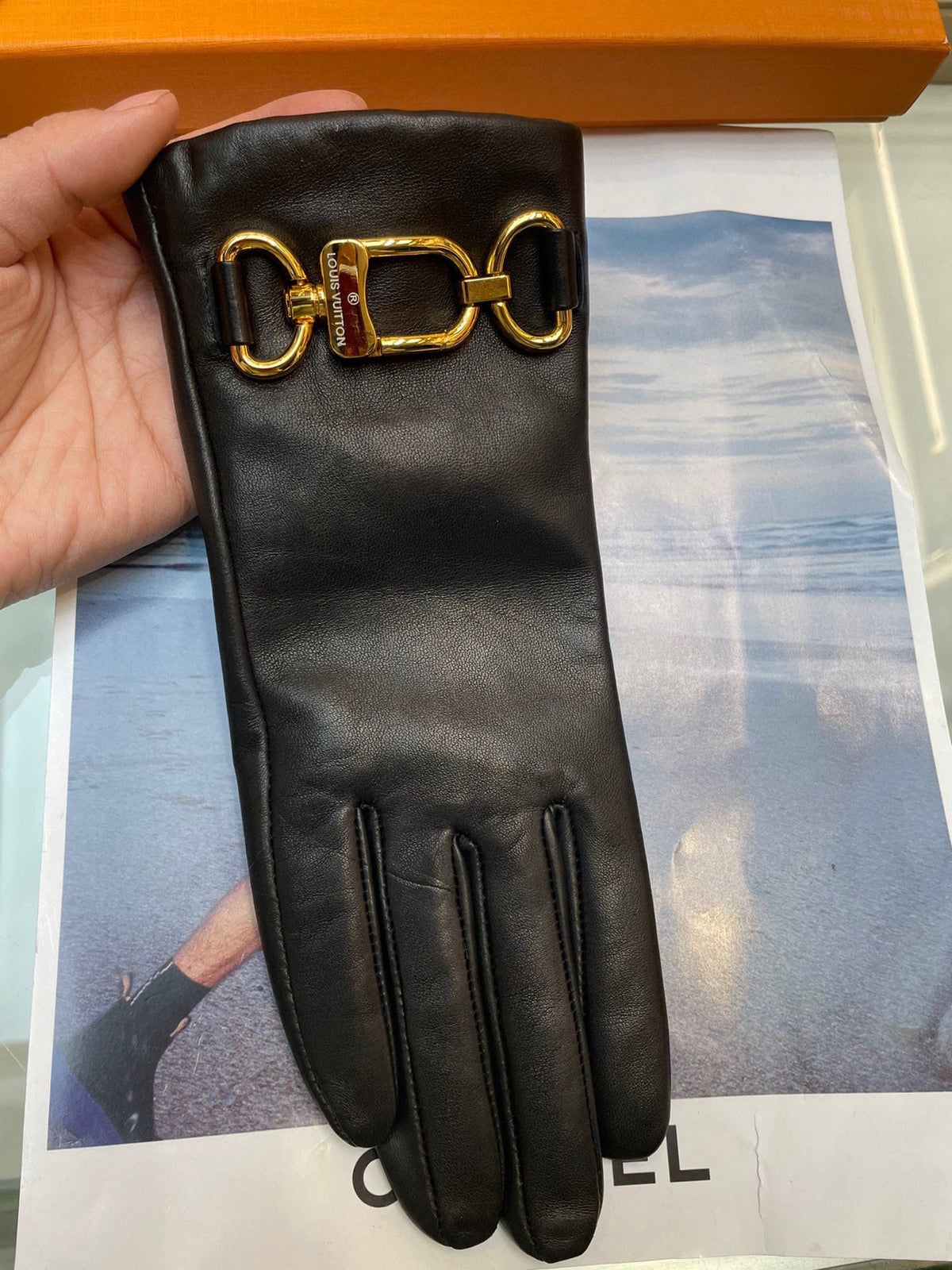 LV Gloves In Black Lambskin 476637