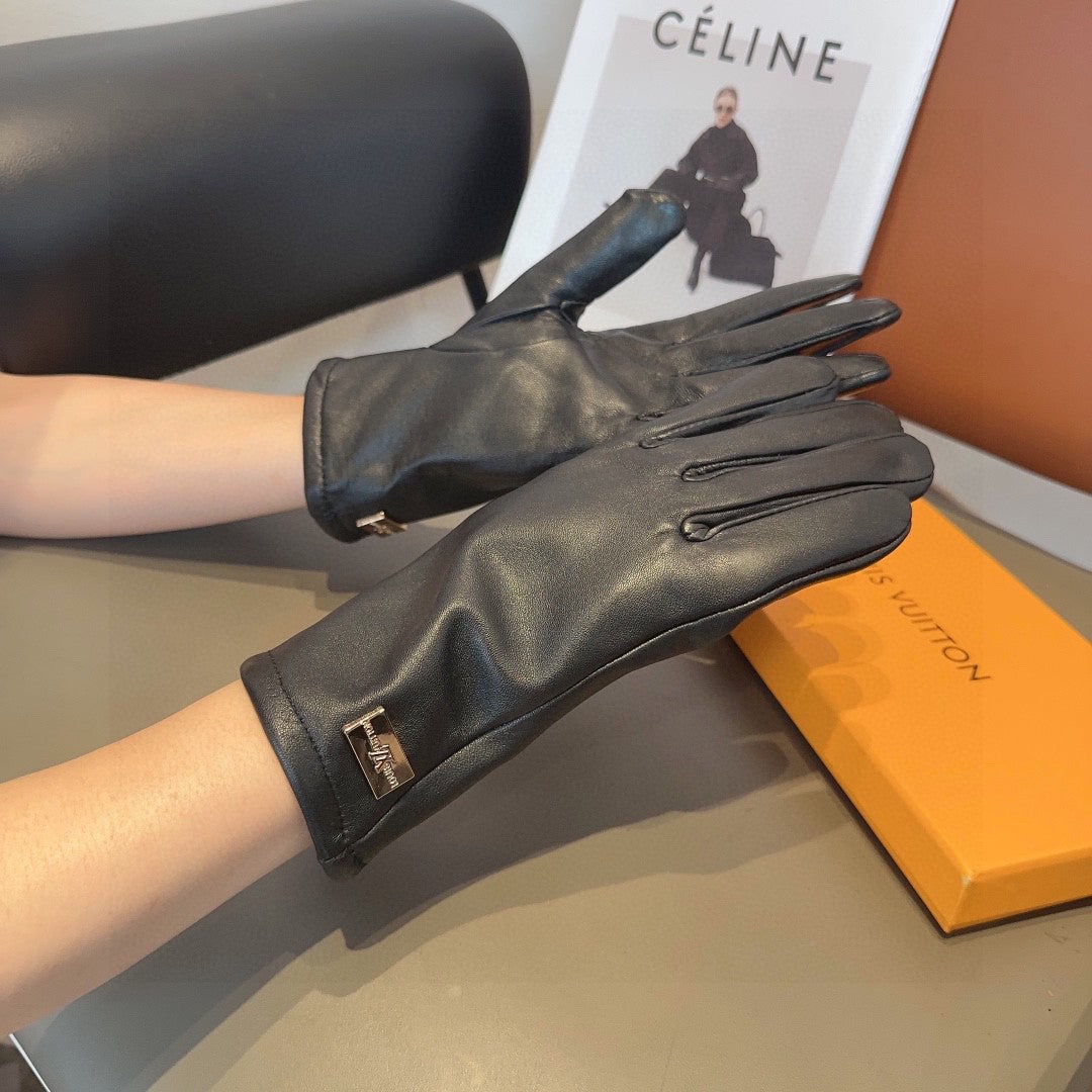 LV Gloves In Black Lambskin 470729