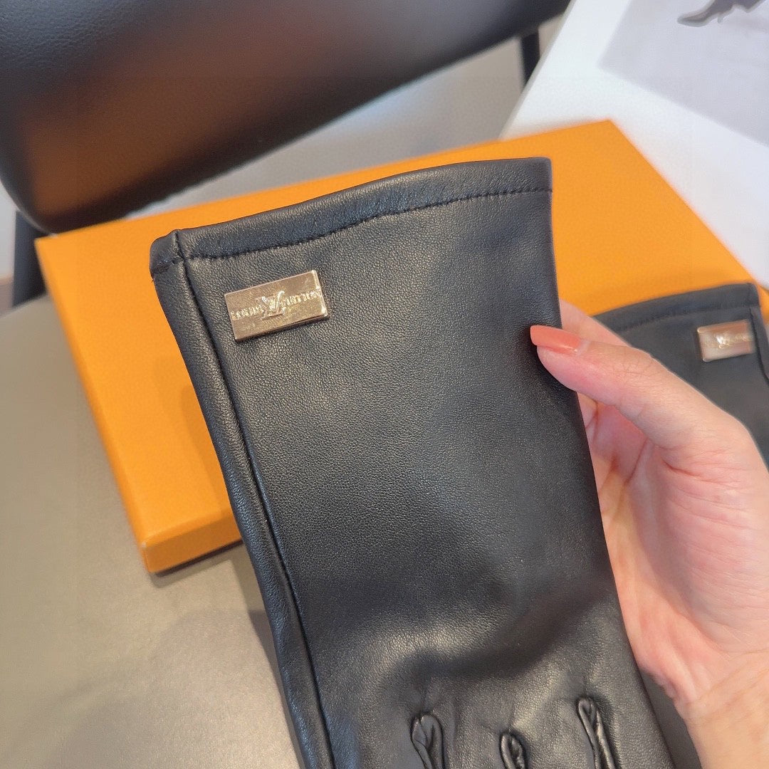 LV Gloves In Black Lambskin 470729
