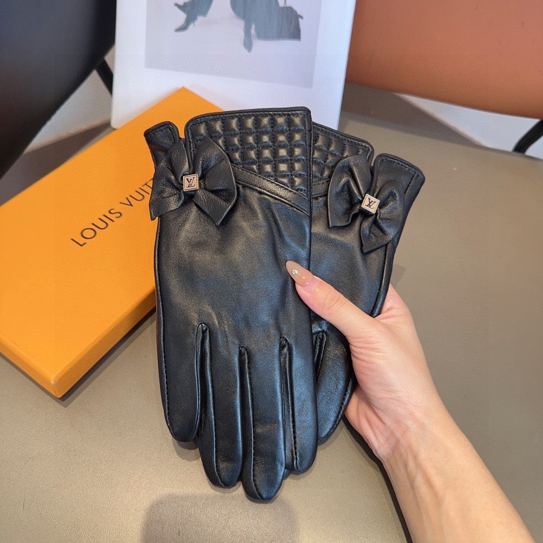 LV Gloves In Black Lambskin 478067