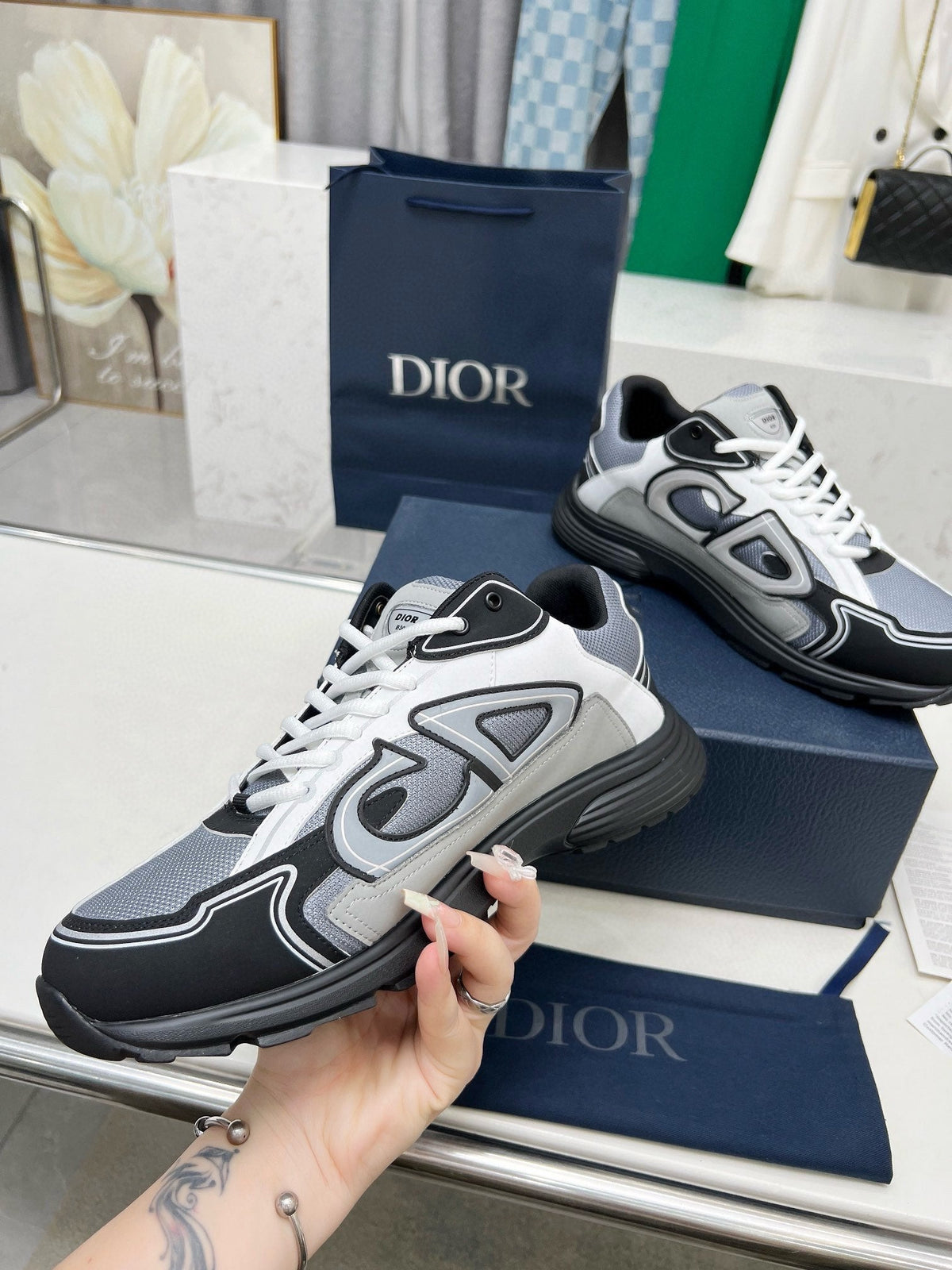 CD B30 SNEAKER BLACK AND GRAY MESH FABRIC