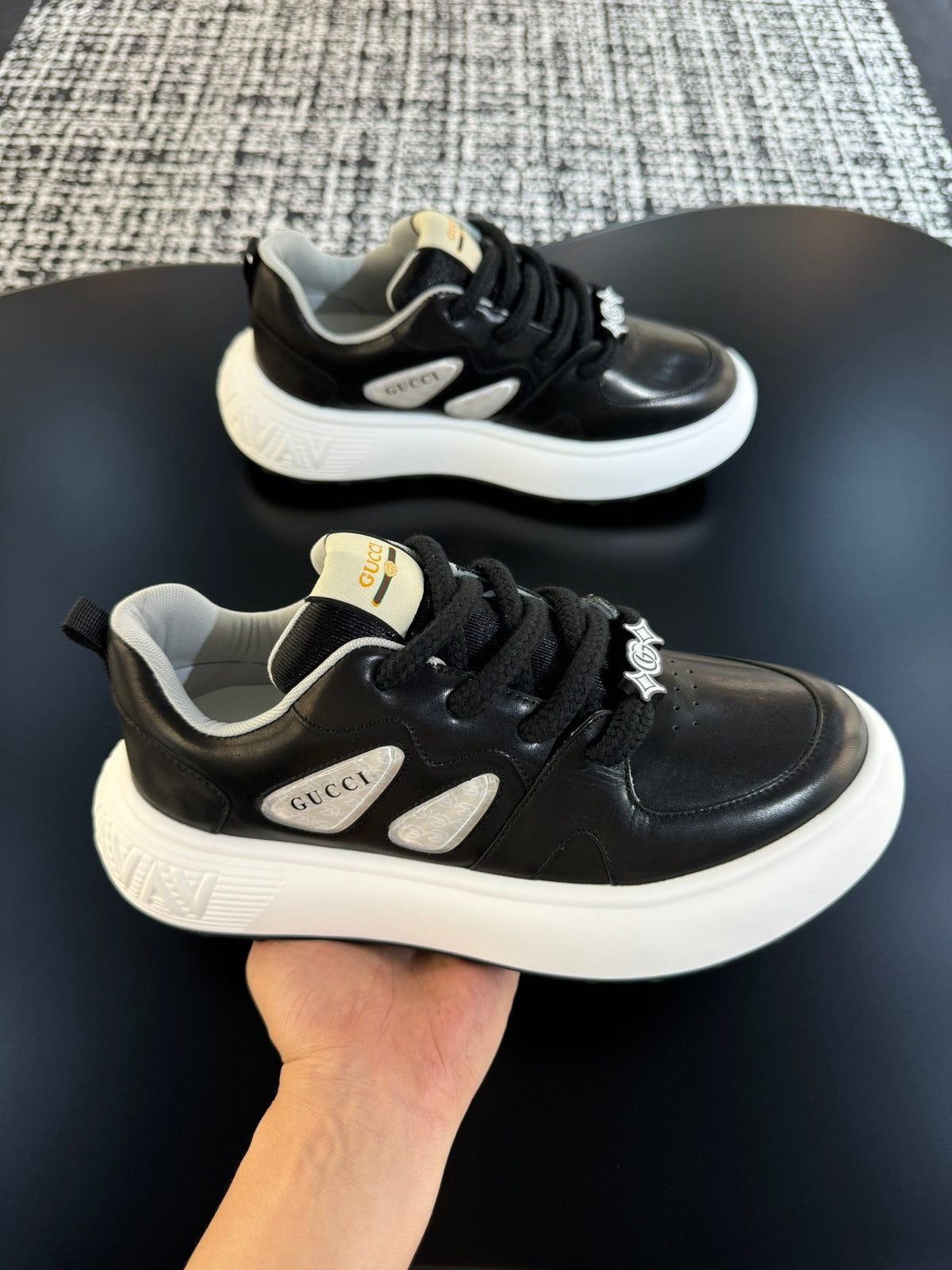 GG Men's Sneaker Black Cowhide 527026