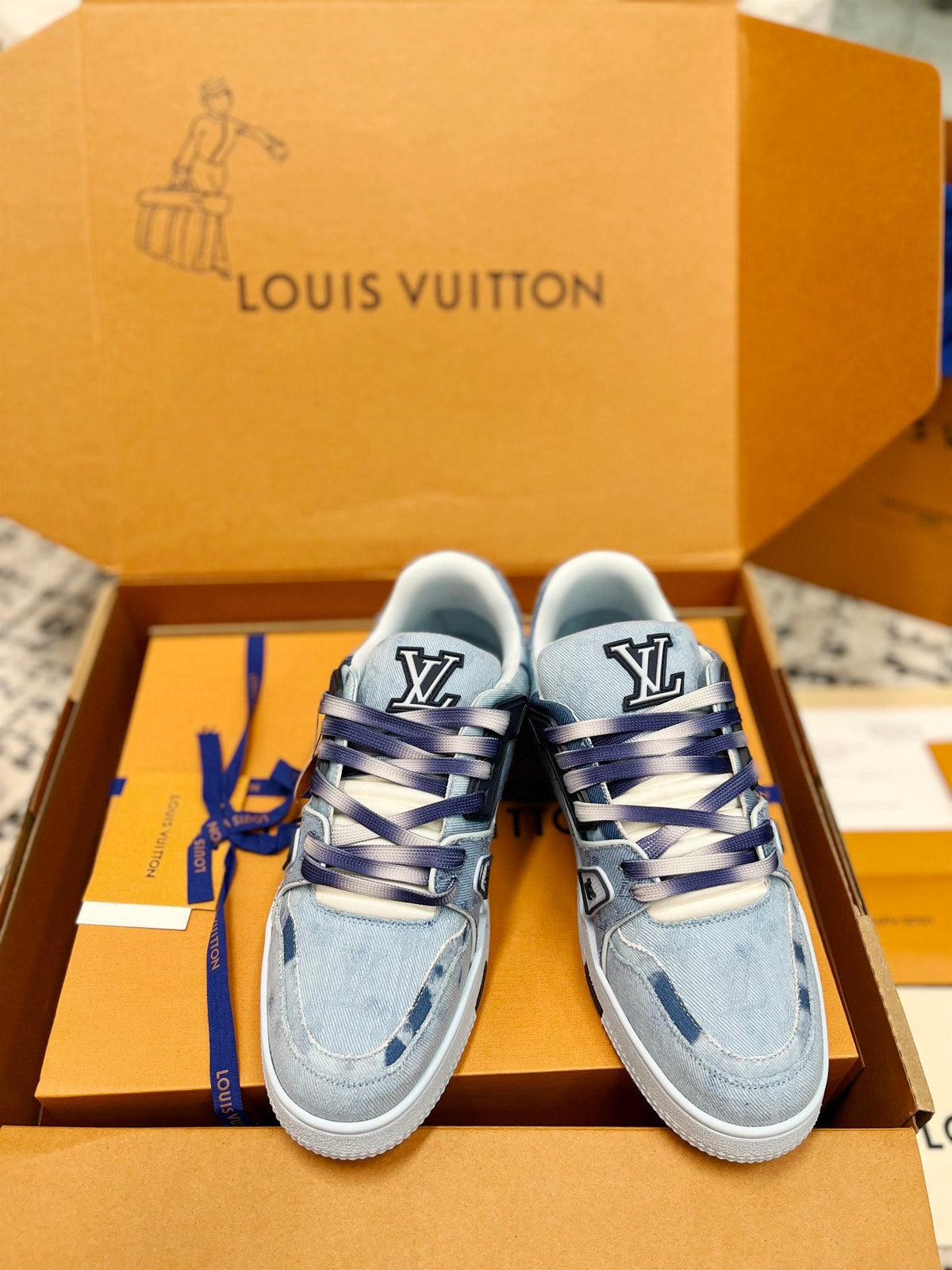 LV Trainer Sneaker Bleu Denim Fabric