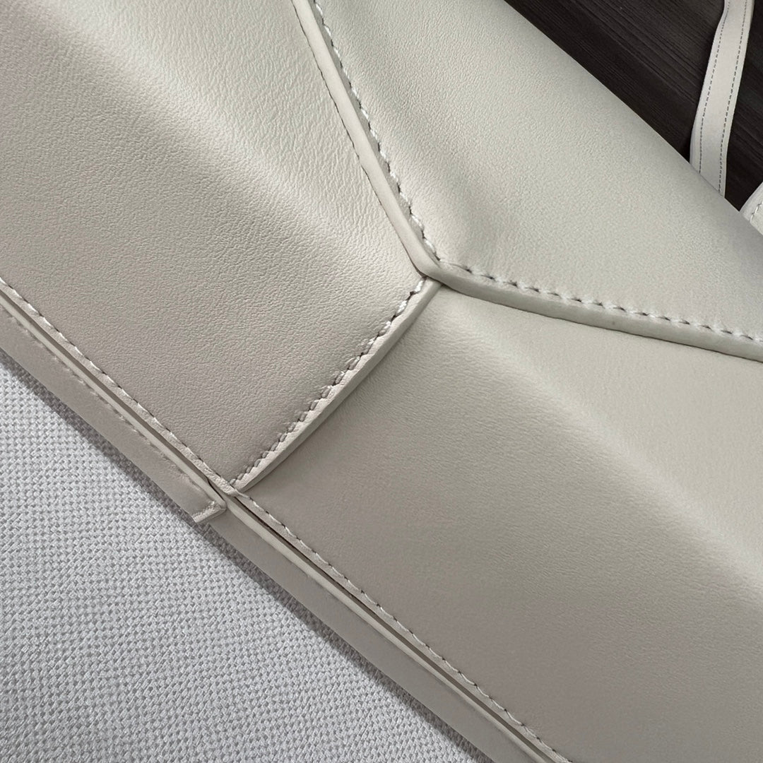 Loewe Cropped Handbag 39 White Glossy Calfskin 280661