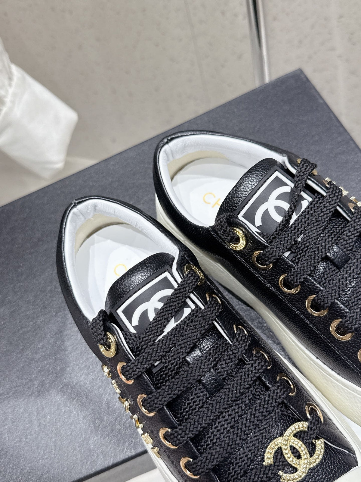 CC Sneaker Black cowhide  204661