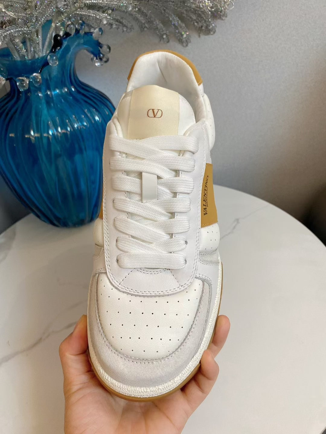 VT 25S  Casual Sneakers White Tan Cowhide 563096