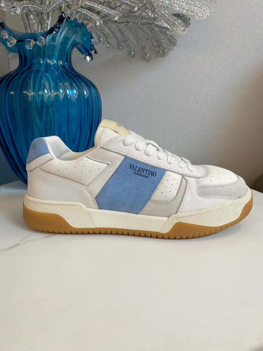 VT 25S  Casual Sneakers White Blue Cowhide Suede 563097
