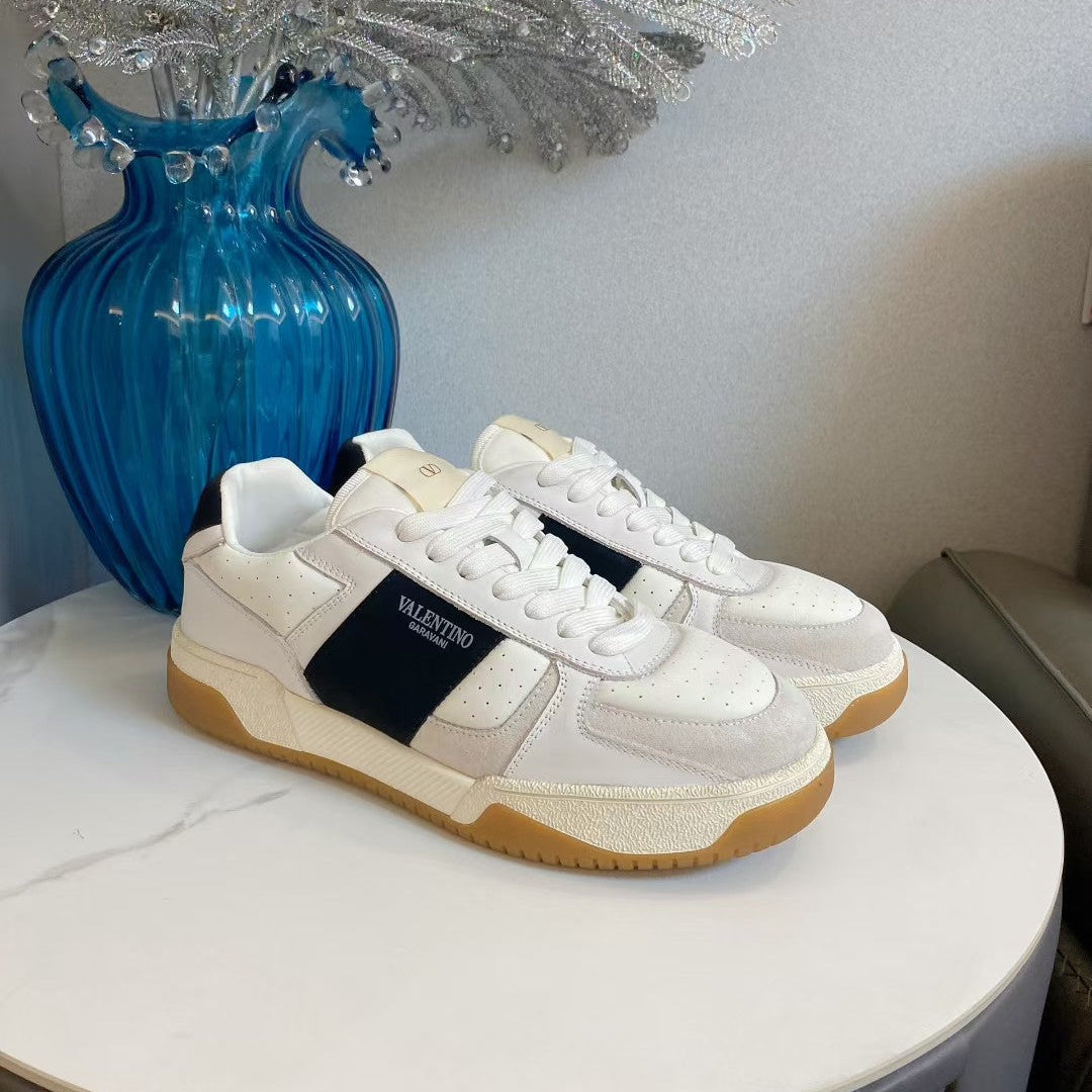 VT 25S  Casual Sneakers White Black Cowhide Suede 563098