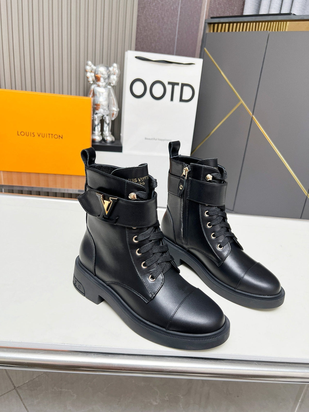 LV Citizen Boots Plain Black Cowhide