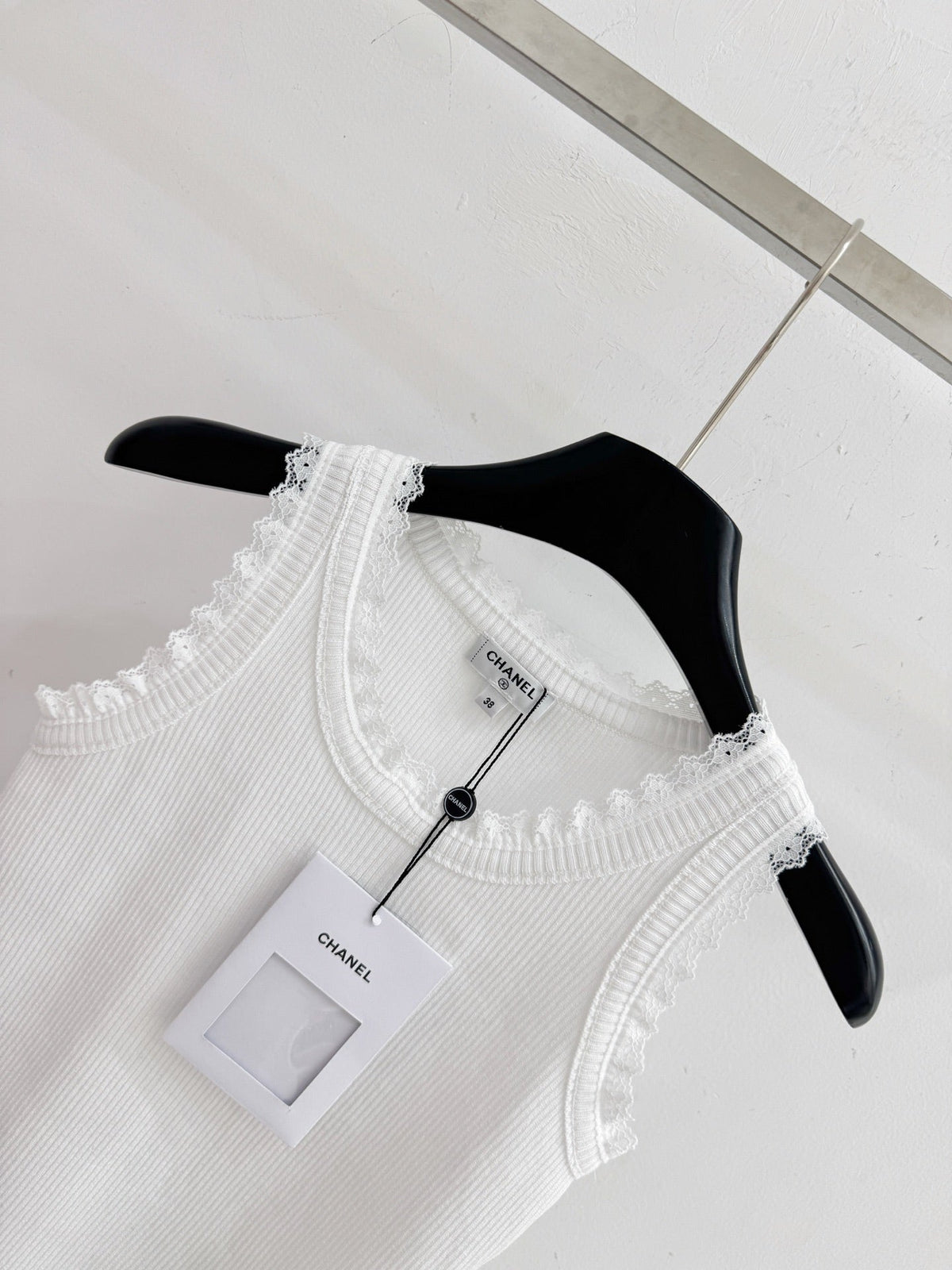 Chanel 2026 Lace-trimmed Knit Vest with Double C Embroidery Polyester Viscose 341227