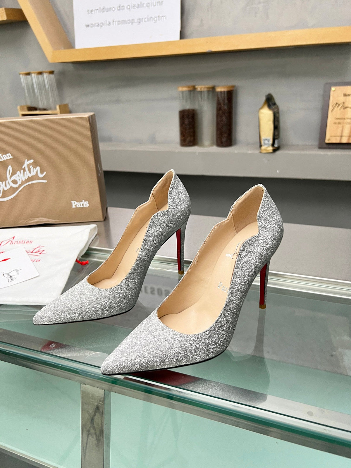 CL Hot Chick Pumps 100mm Glittered Calf Leather Silver
