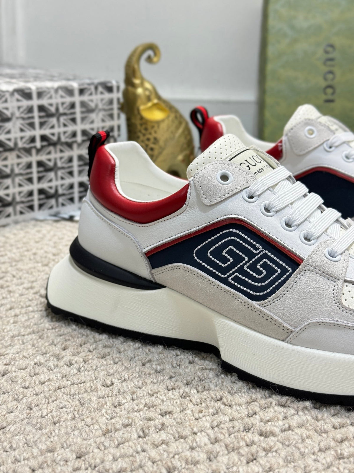 GG Men's Sneaker White Grey Sheepskin 524702