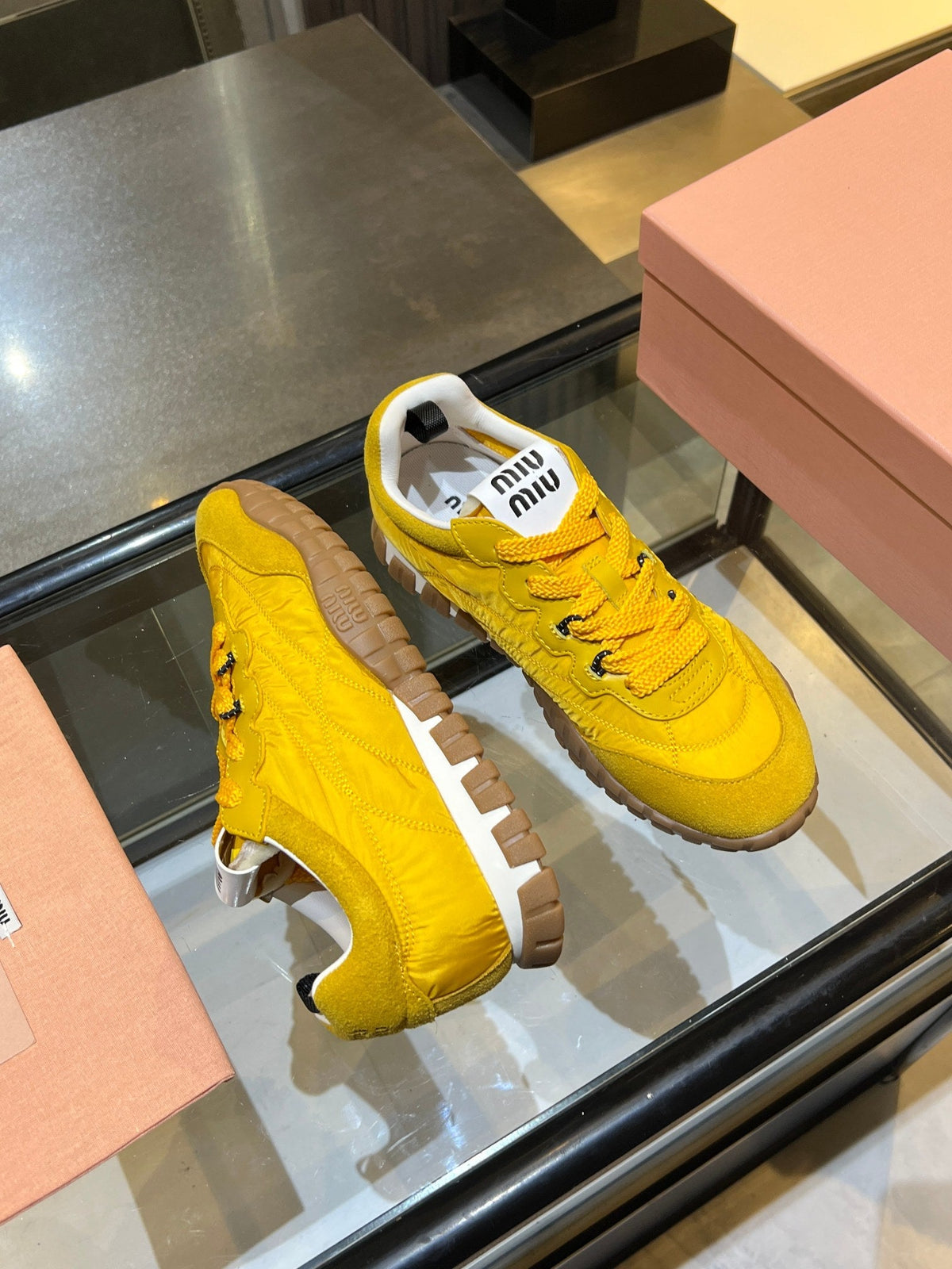 MIU 26ss Sneaker Yellow Fabric Suede 625651