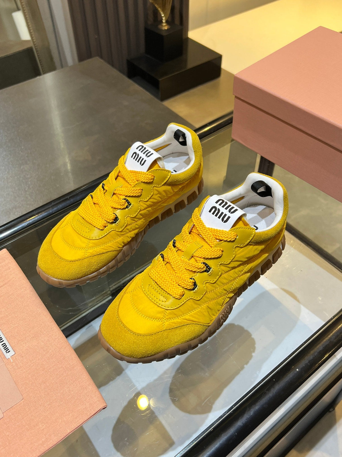 MIU 26ss Sneaker Yellow Fabric Suede 625651
