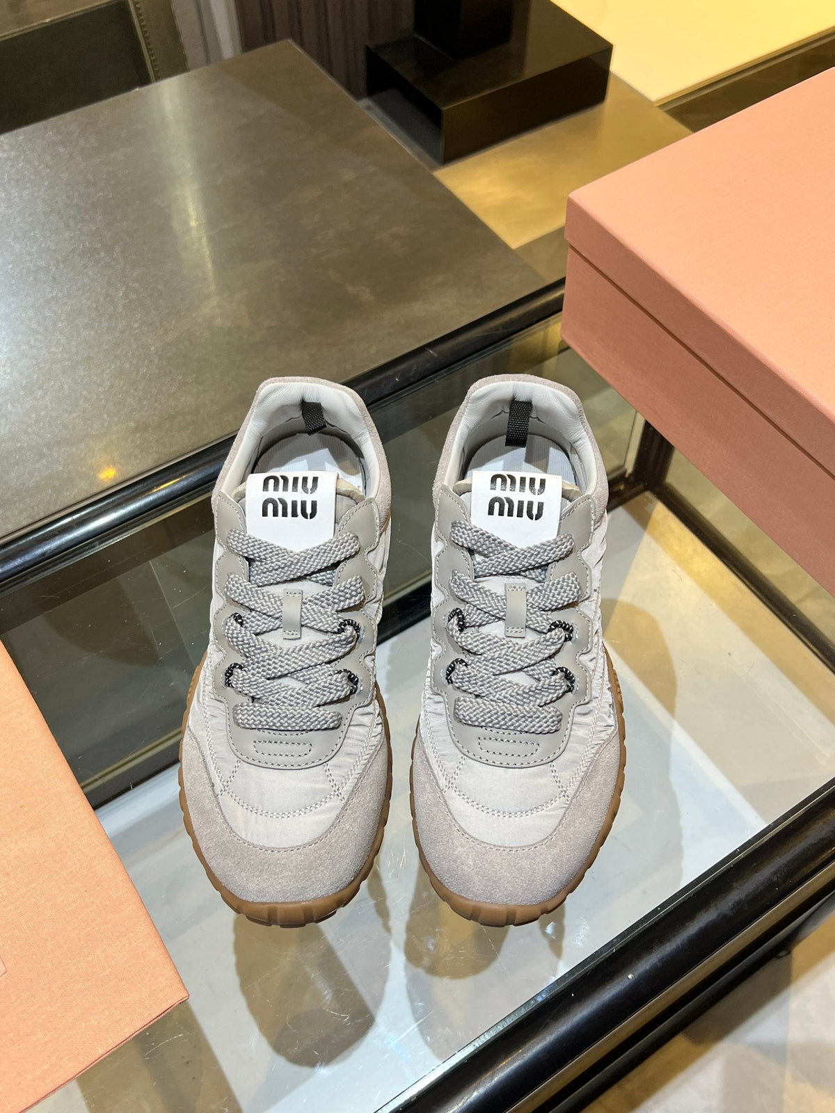 MIU 26ss Sneaker Gray Fabric Suede 625652