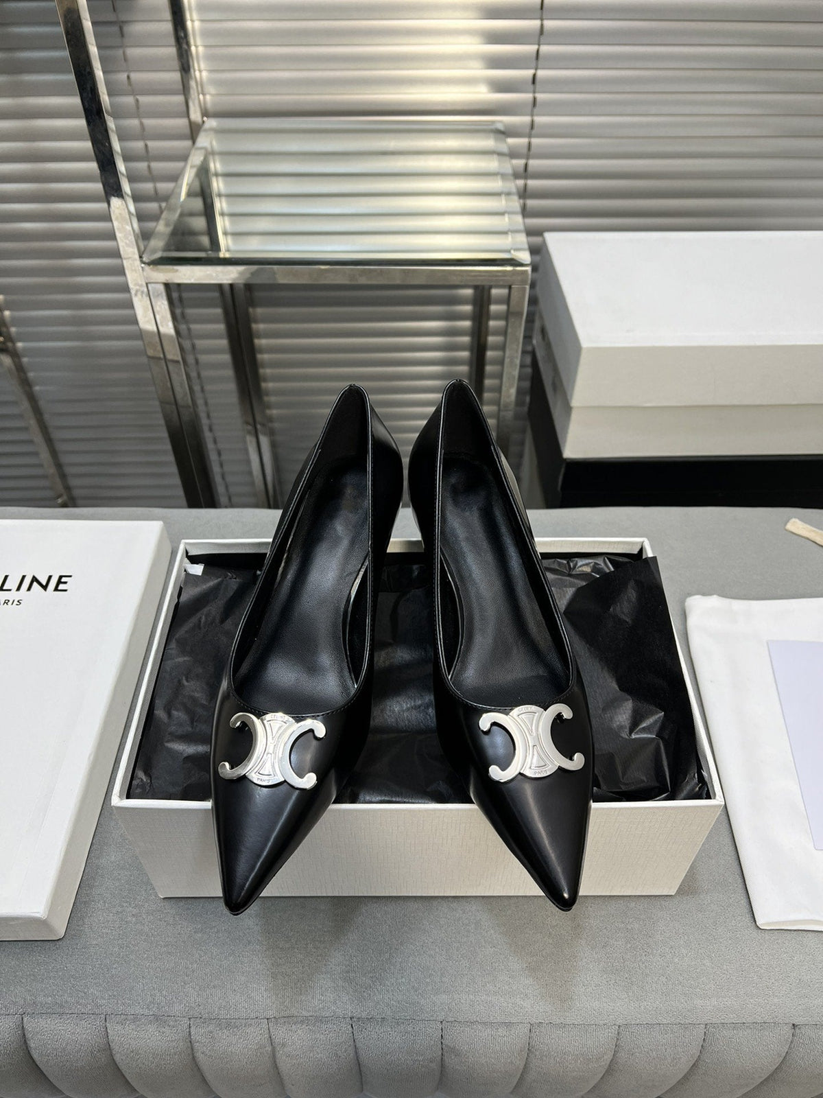 cl pumps 50 black calfskin silver logo
