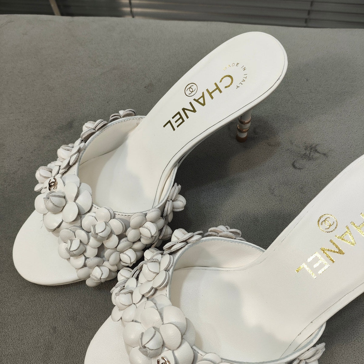 mule sandal 80 white calfskin flower