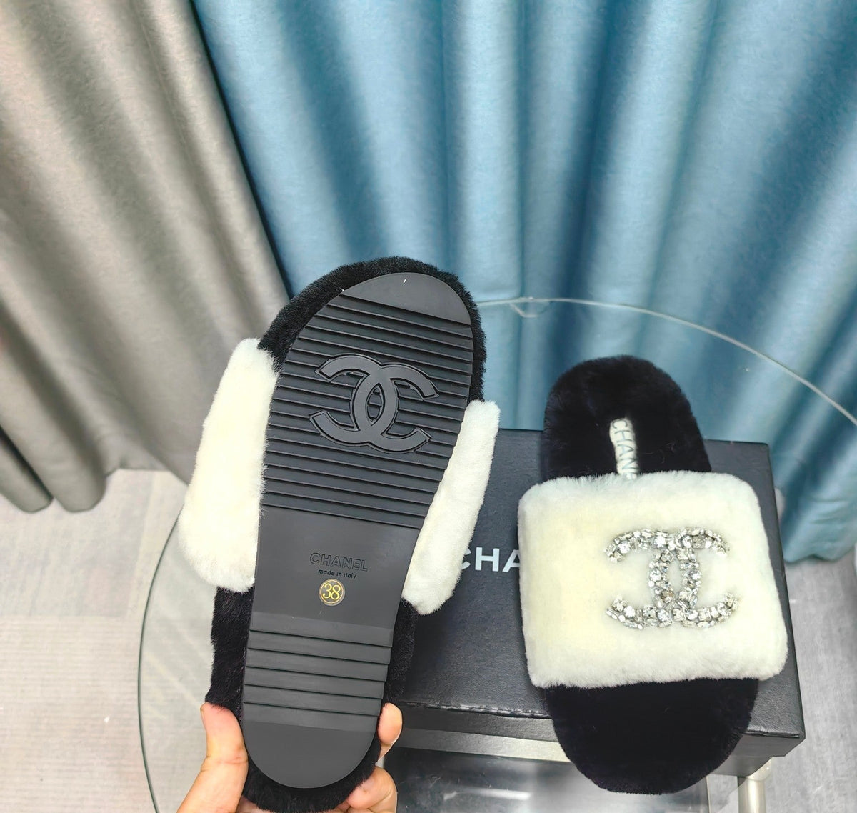 CC Slippers White Mix Black With Logo Fleece
