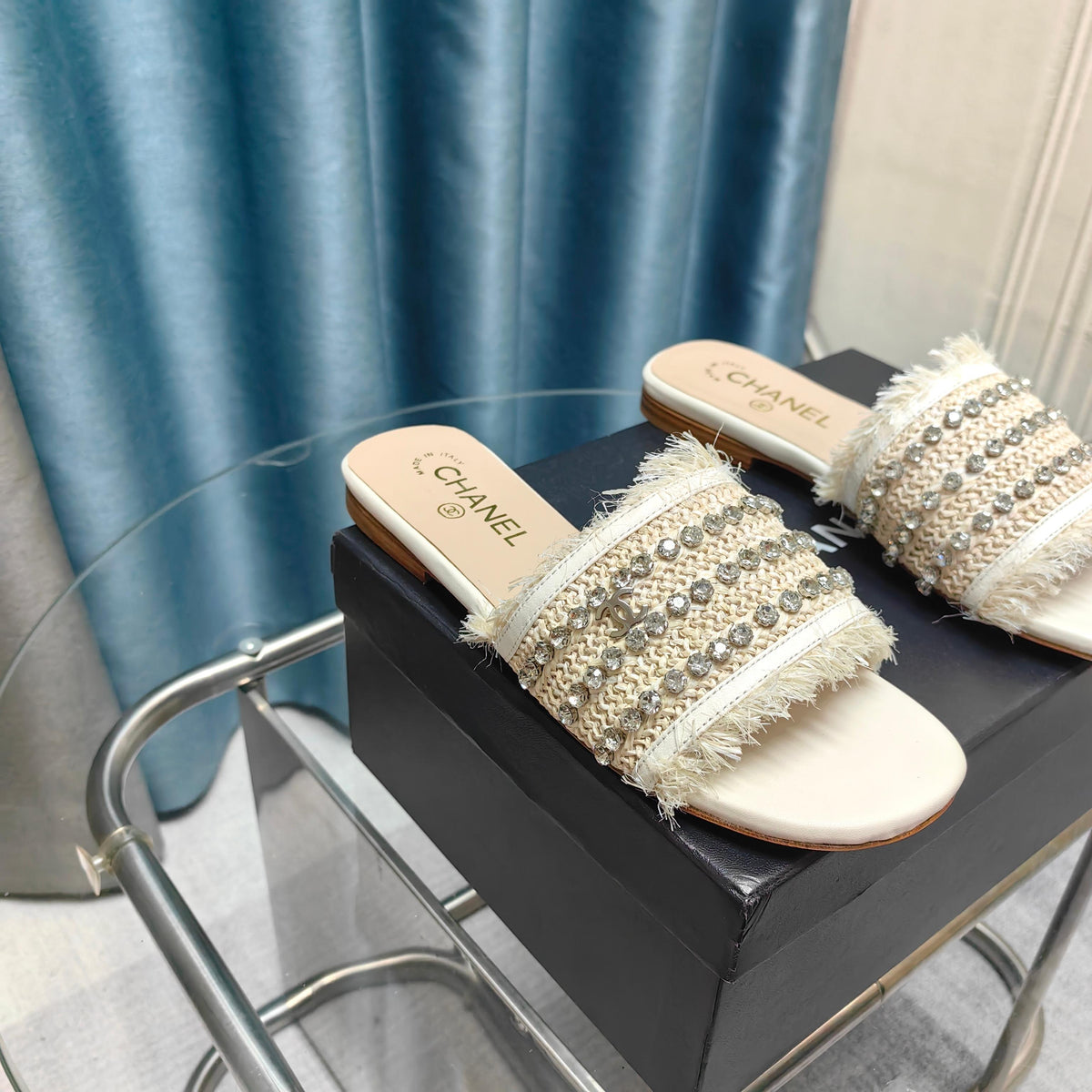 CC 25 Mule Raffia Strass